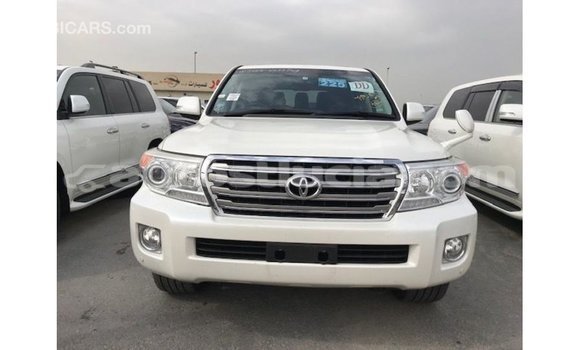 Buy Import Toyota Land Cruiser White Car in Import - Dubai in Anse-la-Raye Buy Import Toyota Land Cruiser White Car in Import - Dubai in Anse-la-Raye