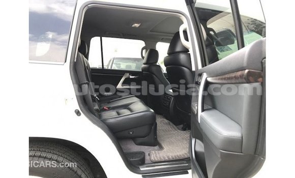 Buy Import Toyota Land Cruiser White Car in Import - Dubai in Anse-la-Raye Buy Import Toyota Land Cruiser White Car in Import - Dubai in Anse-la-Raye