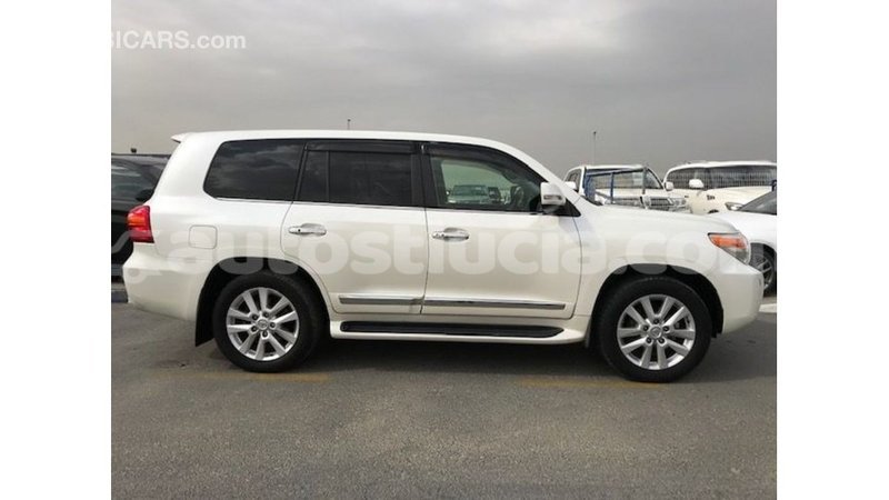Big with watermark toyota land cruiser anse la raye import dubai 2384