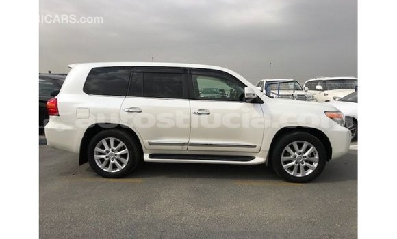 Buy Import Toyota Land Cruiser White Car in Import - Dubai in Anse-la-Raye Buy Import Toyota Land Cruiser White Car in Import - Dubai in Anse-la-Raye