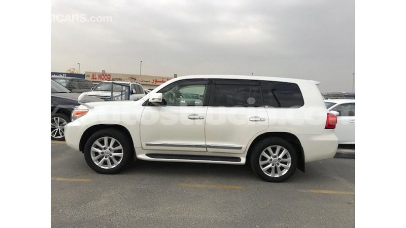 Big with watermark toyota land cruiser anse la raye import dubai 2384