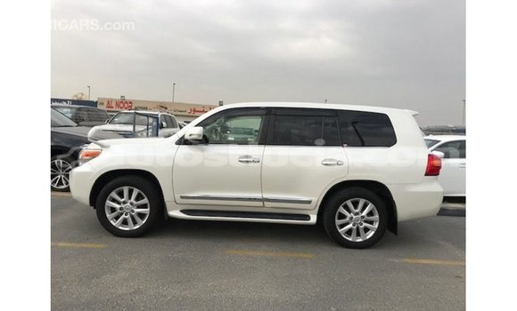 Buy Import Toyota Land Cruiser White Car in Import - Dubai in Anse-la-Raye Buy Import Toyota Land Cruiser White Car in Import - Dubai in Anse-la-Raye
