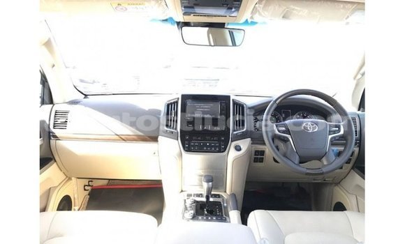 Buy Import Toyota Land Cruiser White Car in Import - Dubai in Anse-la-Raye Buy Import Toyota Land Cruiser White Car in Import - Dubai in Anse-la-Raye