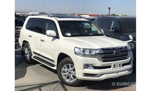 Buy Import Toyota Land Cruiser White Car in Import - Dubai in Anse-la-Raye Buy Import Toyota Land Cruiser White Car in Import - Dubai in Anse-la-Raye