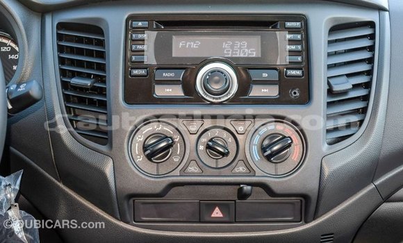 Acheter Import Voiture Mitsubishi L200 Blanc à Import - Dubai, Anse-la-Raye Acheter Import Voiture Mitsubishi L200 Blanc à Import - Dubai, Anse-la-Raye