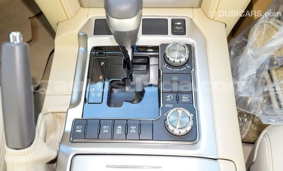 Acheter Import Voiture Toyota Land Cruiser Noir à Import - Dubai, Anse-la-Raye Acheter Import Voiture Toyota Land Cruiser Noir à Import - Dubai, Anse-la-Raye