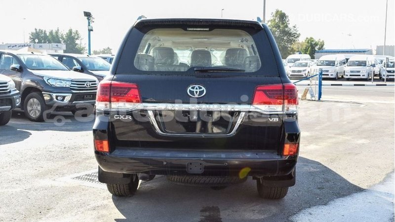 Big with watermark toyota land cruiser anse la raye import dubai 2400