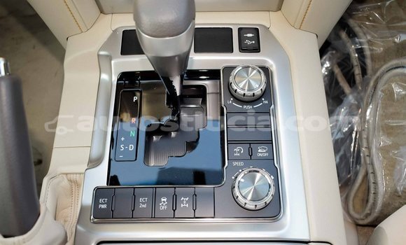Buy Import Toyota Land Cruiser White Car in Import - Dubai in Anse-la-Raye Buy Import Toyota Land Cruiser White Car in Import - Dubai in Anse-la-Raye