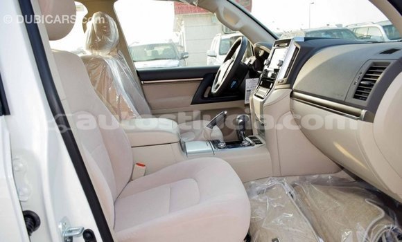 Buy Import Toyota Land Cruiser White Car in Import - Dubai in Anse-la-Raye Buy Import Toyota Land Cruiser White Car in Import - Dubai in Anse-la-Raye