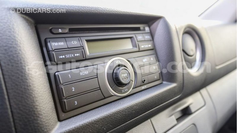 Big with watermark nissan urvan anse la raye import dubai 2407