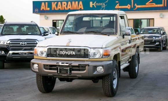 Buy Import Toyota Land Cruiser Beige Car in Import - Dubai in Anse-la-Raye Buy Import Toyota Land Cruiser Beige Car in Import - Dubai in Anse-la-Raye