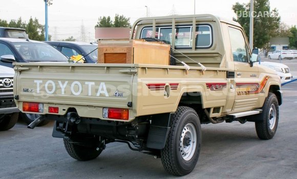 Buy Import Toyota Land Cruiser Beige Car in Import - Dubai in Anse-la-Raye Buy Import Toyota Land Cruiser Beige Car in Import - Dubai in Anse-la-Raye