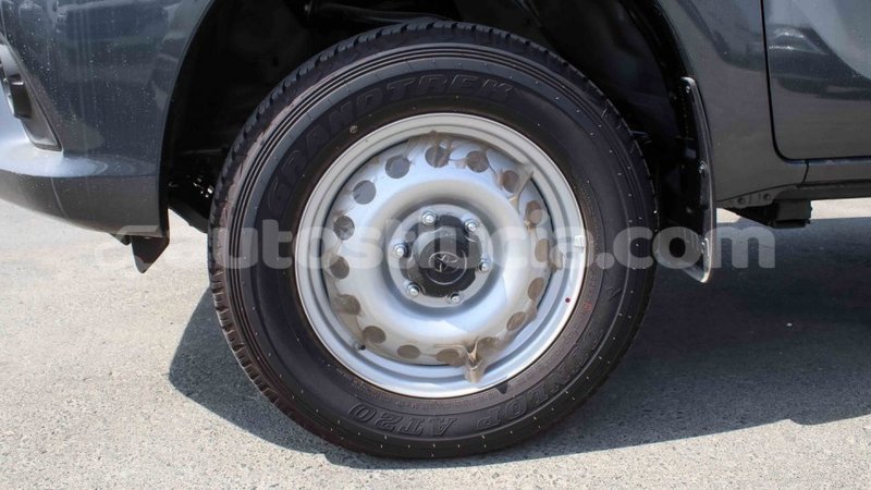 Big with watermark toyota hilux anse la raye import dubai 2411