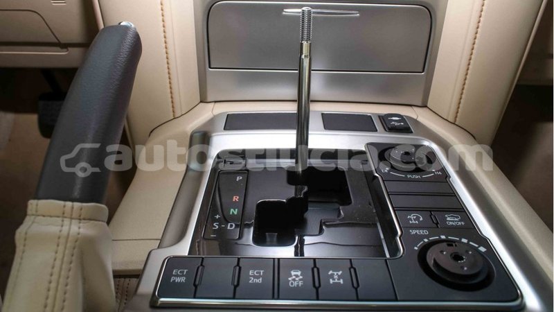 Big with watermark toyota land cruiser anse la raye import dubai 2412