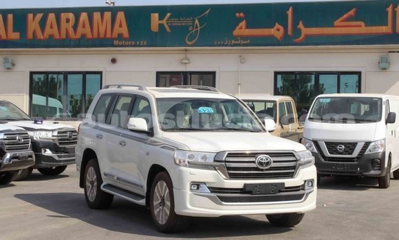 Acheter Import Voiture Toyota Land Cruiser Blanc à Import - Dubai, Anse-la-Raye Acheter Import Voiture Toyota Land Cruiser Blanc à Import - Dubai, Anse-la-Raye