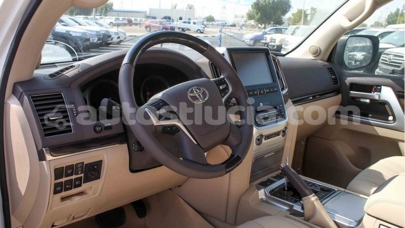 Big with watermark toyota land cruiser anse la raye import dubai 2415