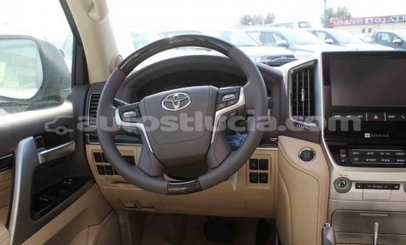 Acheter Import Voiture Toyota Land Cruiser Blanc à Import - Dubai, Anse-la-Raye Acheter Import Voiture Toyota Land Cruiser Blanc à Import - Dubai, Anse-la-Raye