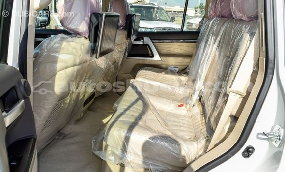 Buy Import Toyota Land Cruiser White Car in Import - Dubai in Anse-la-Raye Buy Import Toyota Land Cruiser White Car in Import - Dubai in Anse-la-Raye