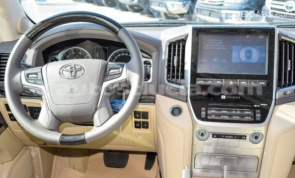 Buy Import Toyota Land Cruiser White Car in Import - Dubai in Anse-la-Raye Buy Import Toyota Land Cruiser White Car in Import - Dubai in Anse-la-Raye
