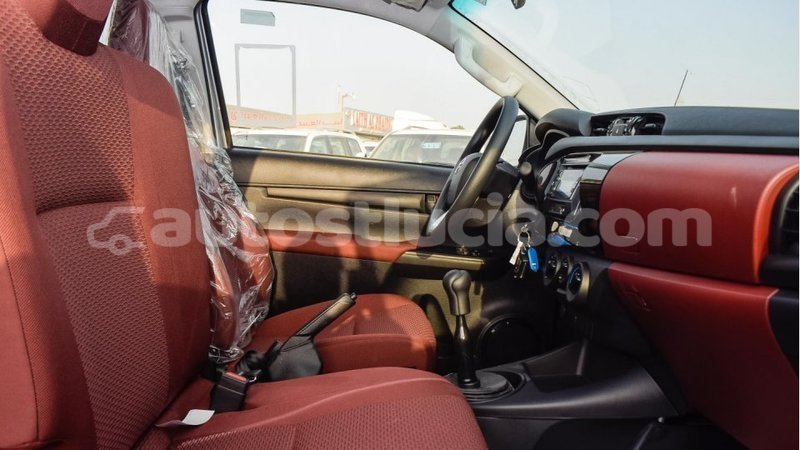Big with watermark toyota hilux anse la raye import dubai 2423