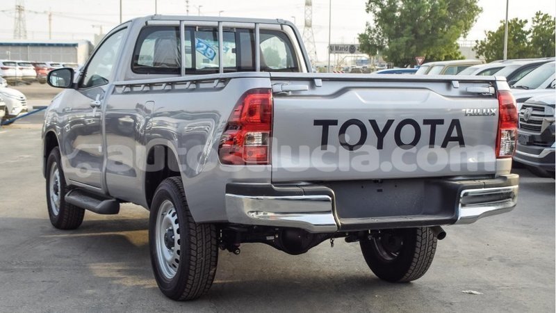 Big with watermark toyota hilux anse la raye import dubai 2423