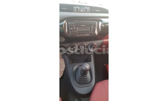Buy Import Toyota Hilux White Car in Import - Dubai in Anse-la-Raye Buy Import Toyota Hilux White Car in Import - Dubai in Anse-la-Raye