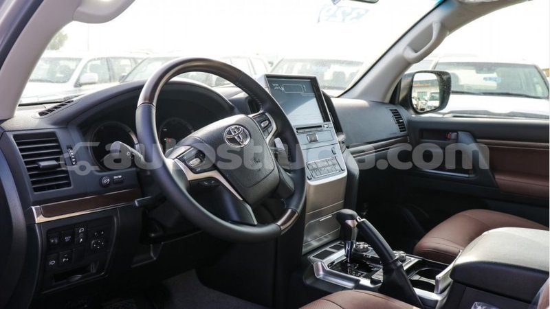 Big with watermark toyota land cruiser anse la raye import dubai 2427