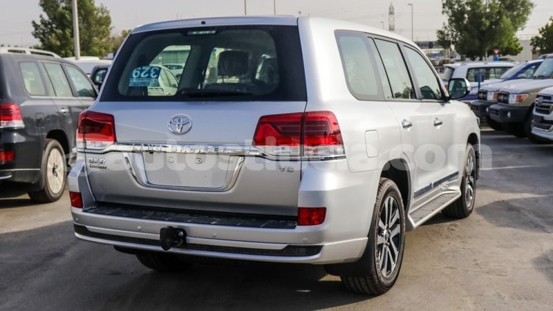 Big with watermark toyota land cruiser anse la raye import dubai 2427