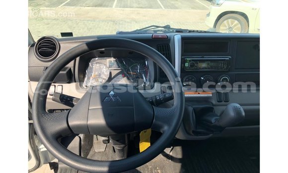 Acheter Import Voiture Mitsubishi Carisma Blanc à Import - Dubai, Anse-la-Raye Acheter Import Voiture Mitsubishi Carisma Blanc à Import - Dubai, Anse-la-Raye