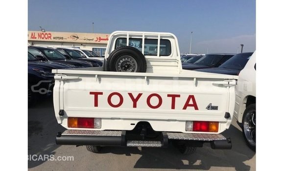 Buy Import Toyota Land Cruiser White Car in Import - Dubai in Anse-la-Raye Buy Import Toyota Land Cruiser White Car in Import - Dubai in Anse-la-Raye