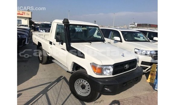 Buy Import Toyota Land Cruiser White Car in Import - Dubai in Anse-la-Raye Buy Import Toyota Land Cruiser White Car in Import - Dubai in Anse-la-Raye