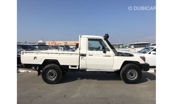 Buy Import Toyota Land Cruiser White Car in Import - Dubai in Anse-la-Raye Buy Import Toyota Land Cruiser White Car in Import - Dubai in Anse-la-Raye