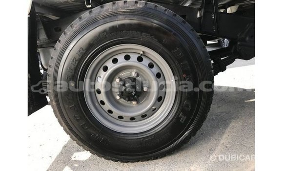 Buy Import Toyota Land Cruiser White Car in Import - Dubai in Anse-la-Raye Buy Import Toyota Land Cruiser White Car in Import - Dubai in Anse-la-Raye