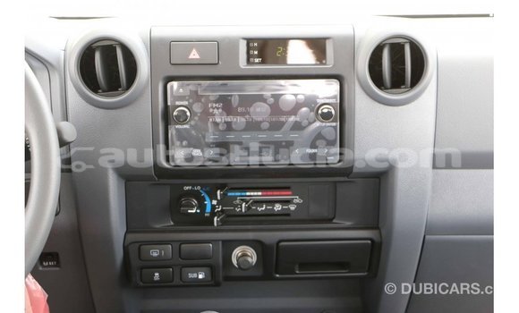 Acheter Import Voiture Toyota Land Cruiser Blanc à Import - Dubai, Anse-la-Raye Acheter Import Voiture Toyota Land Cruiser Blanc à Import - Dubai, Anse-la-Raye