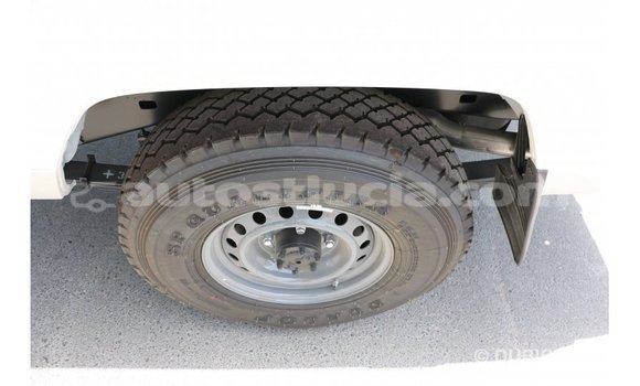 Acheter Import Voiture Toyota Land Cruiser Blanc à Import - Dubai, Anse-la-Raye Acheter Import Voiture Toyota Land Cruiser Blanc à Import - Dubai, Anse-la-Raye