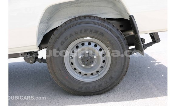 Acheter Import Voiture Toyota Land Cruiser Blanc à Import - Dubai, Anse-la-Raye Acheter Import Voiture Toyota Land Cruiser Blanc à Import - Dubai, Anse-la-Raye