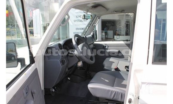 Buy Import Toyota Land Cruiser White Car in Import - Dubai in Anse-la-Raye Buy Import Toyota Land Cruiser White Car in Import - Dubai in Anse-la-Raye