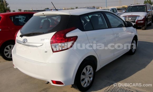 Acheter Import Voiture Toyota Yaris Blanc à Import - Dubai, Anse-la-Raye Acheter Import Voiture Toyota Yaris Blanc à Import - Dubai, Anse-la-Raye