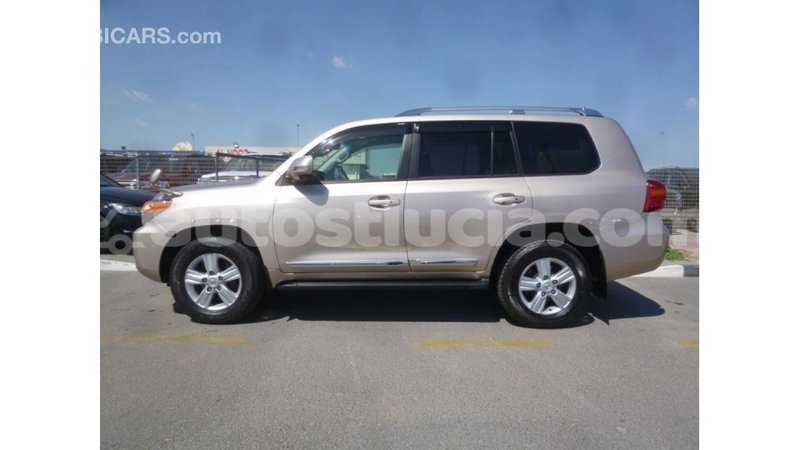 Big with watermark toyota land cruiser anse la raye import dubai 2469