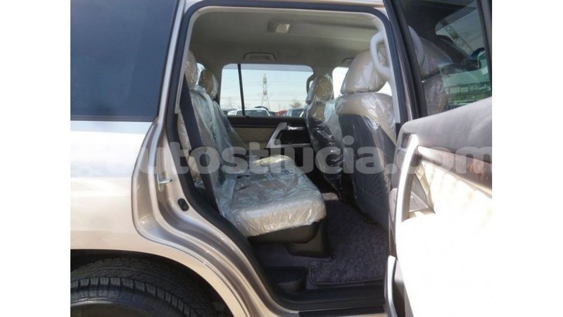 Big with watermark toyota land cruiser anse la raye import dubai 2469