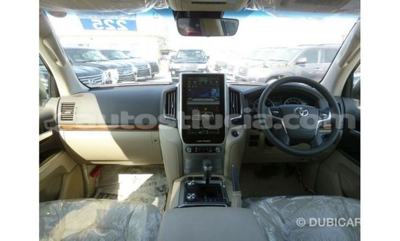 Acheter Import Voiture Toyota Land Cruiser Blanc à Import - Dubai, Anse-la-Raye Acheter Import Voiture Toyota Land Cruiser Blanc à Import - Dubai, Anse-la-Raye