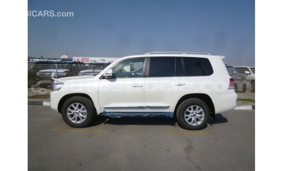 Acheter Import Voiture Toyota Land Cruiser Blanc à Import - Dubai, Anse-la-Raye Acheter Import Voiture Toyota Land Cruiser Blanc à Import - Dubai, Anse-la-Raye
