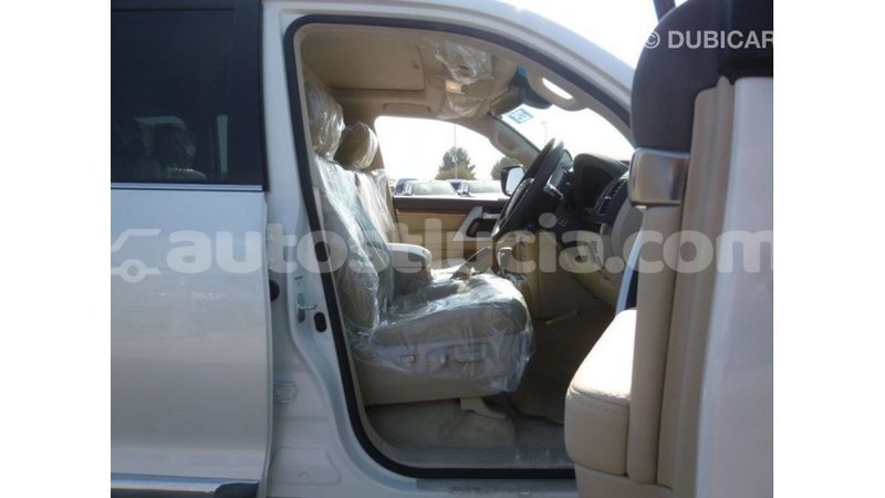 Big with watermark toyota land cruiser anse la raye import dubai 2477