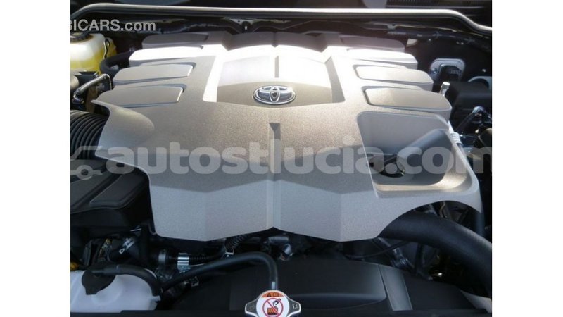 Big with watermark toyota land cruiser anse la raye import dubai 2477