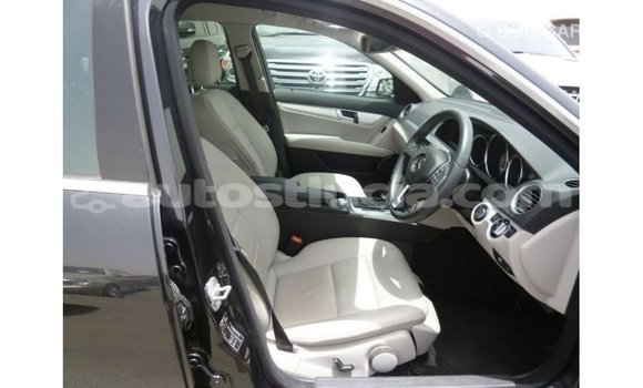 Buy Import Mercedes-Benz 190 (W201) Black Car in Import - Dubai in Anse-la-Raye Buy Import Mercedes-Benz 190 (W201) Black Car in Import - Dubai in Anse-la-Raye