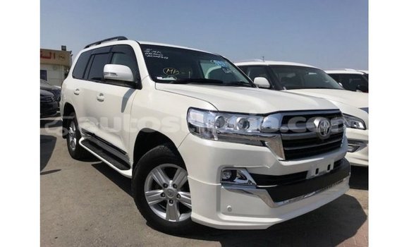 Buy Import Toyota Land Cruiser White Car in Import - Dubai in Anse-la-Raye Buy Import Toyota Land Cruiser White Car in Import - Dubai in Anse-la-Raye