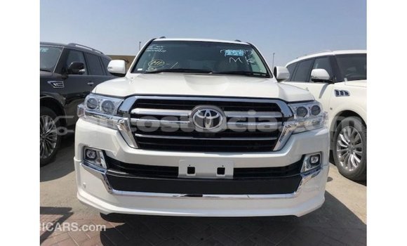 Buy Import Toyota Land Cruiser White Car in Import - Dubai in Anse-la-Raye Buy Import Toyota Land Cruiser White Car in Import - Dubai in Anse-la-Raye