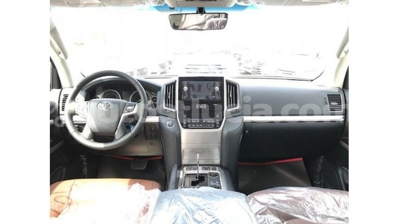 Big with watermark toyota land cruiser anse la raye import dubai 2485