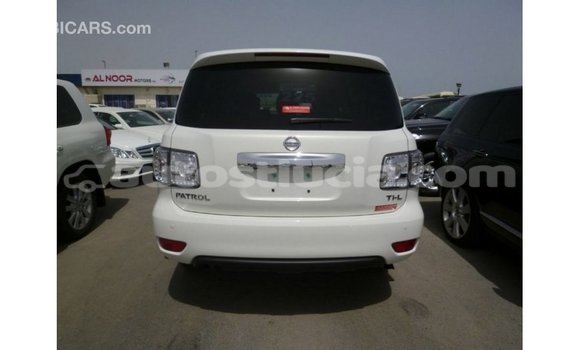 Acheter Import Voiture Nissan Patrol Blanc à Import - Dubai, Anse-la-Raye Acheter Import Voiture Nissan Patrol Blanc à Import - Dubai, Anse-la-Raye