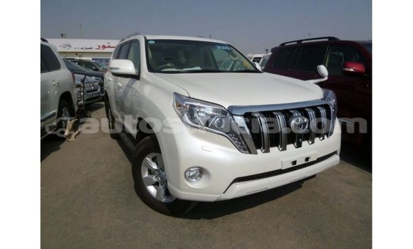 Acheter Import Voiture Toyota Prado Blanc à Import - Dubai, Anse-la-Raye Acheter Import Voiture Toyota Prado Blanc à Import - Dubai, Anse-la-Raye